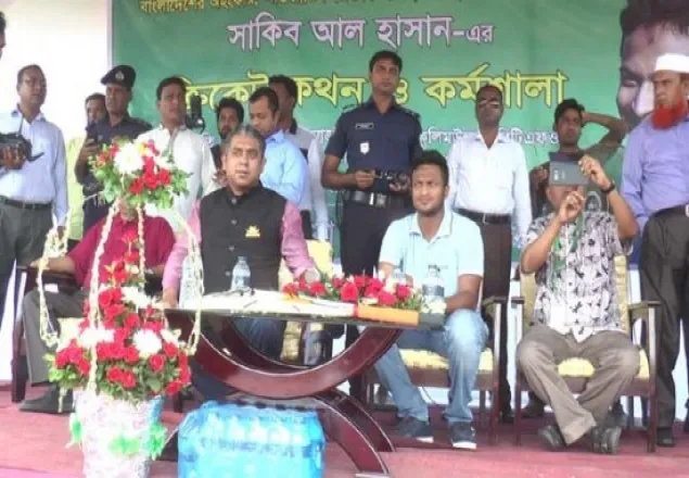 রসিক নির্বাচন : সম্ভাব্য প্রার্থীর জন্য সমর্থন চাইলেন সাকিব