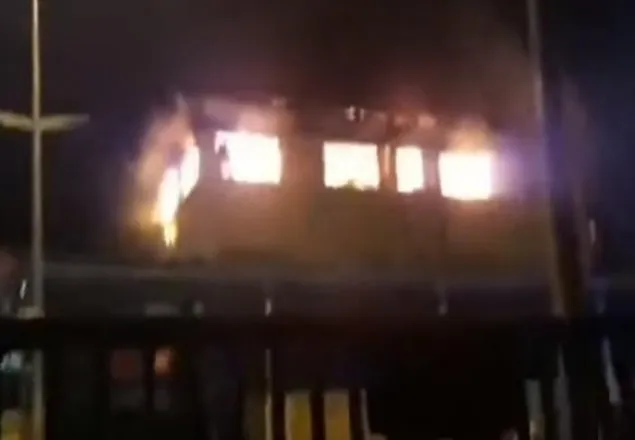 মালয়েশিয়ায় একটি মাদ্রাসায় অগ্নিকাণ্ডে নিহত ২৫(ভিডিও)