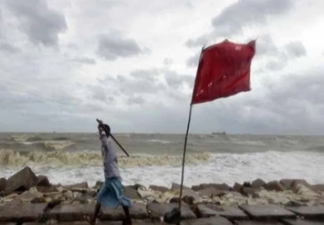 আজও ৩ নম্বর সতর্কতা, বজ্রসহ বৃষ্টি হতে পারে 
