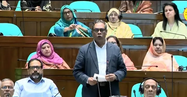 ভিড় কমাতে জেলা হাসপাতাল পূর্ণাঙ্গ করা হবে: স্বাস্থ্য প্রতিমন্ত্রী