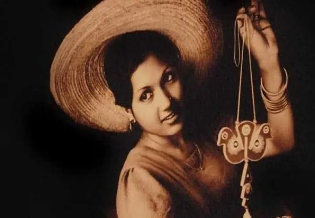 অভিনয়ে ফিরছেন কবরী