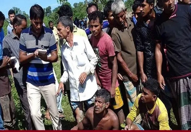 রোহিঙ্গাদের ত্রাণবাহী ট্রাক খাদে, নিহত ৯ 