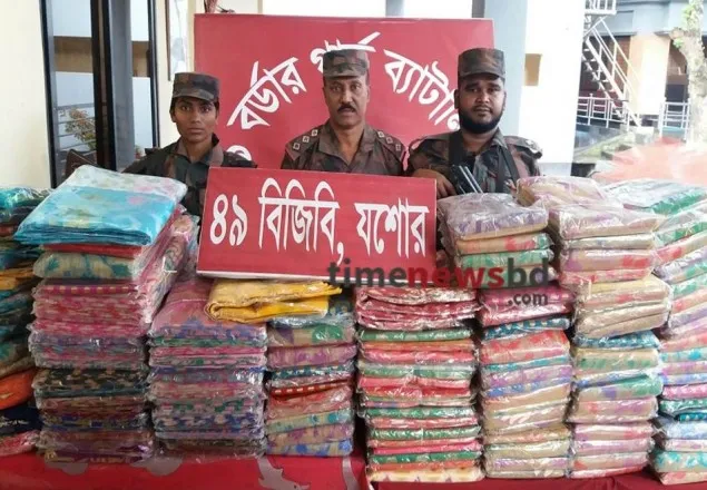 যশোরে বিপুল পরিমাণ ভারতীয় শাড়ি জব্দ 