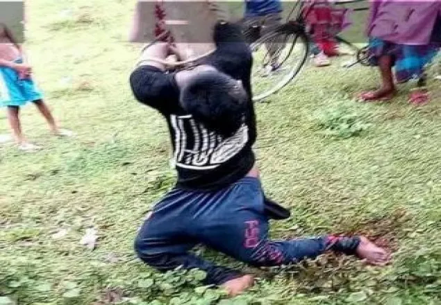 চুরির অভিযোগে টোকাইকে পিটিয়ে হত্যা