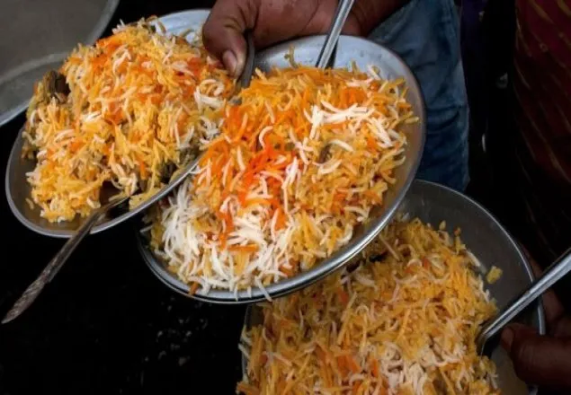 পুজো প্রাঙ্গণে বিরিয়ানি চিকেন কাবাব নিষিদ্ধ