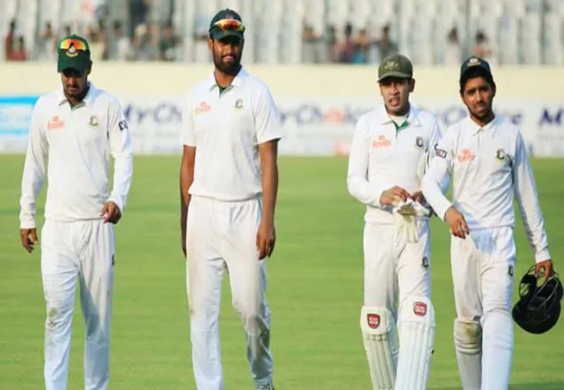 রান আউটে ভাঙল ওপেনিং জুটি