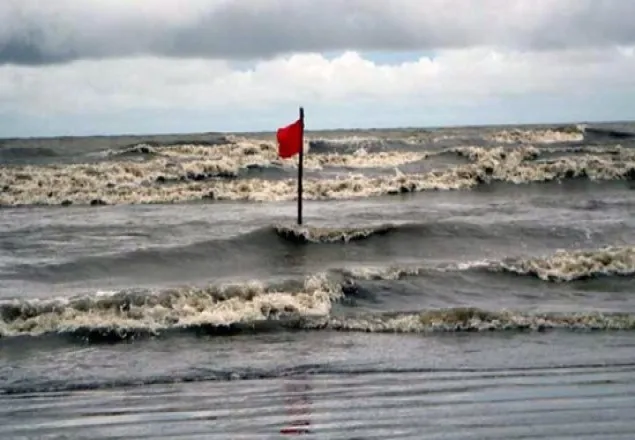 বন্দরে ৩ নম্বর সংকেত বহাল