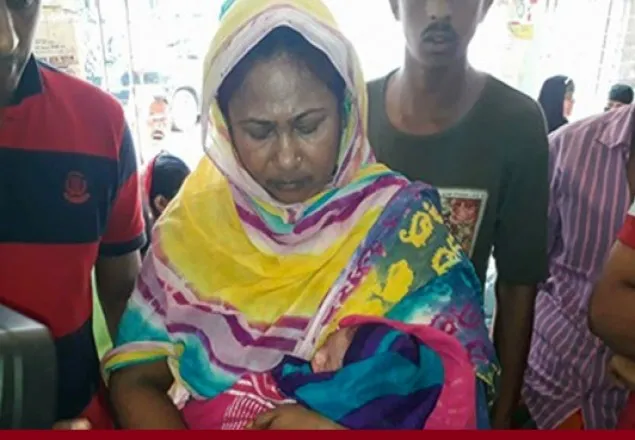 পলিথিনের ব্যাগে জীবন্ত নবজাতক, বিড়ালের টানাহেঁচড়া 