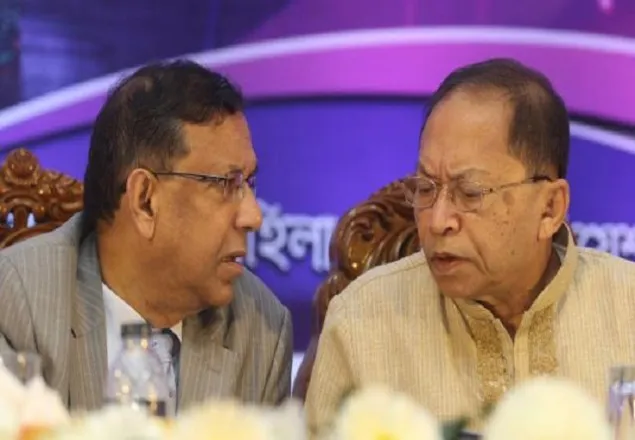 আইনমন্ত্রীর কাছে দোয়া চাইলেন প্রধান বিচারপতি