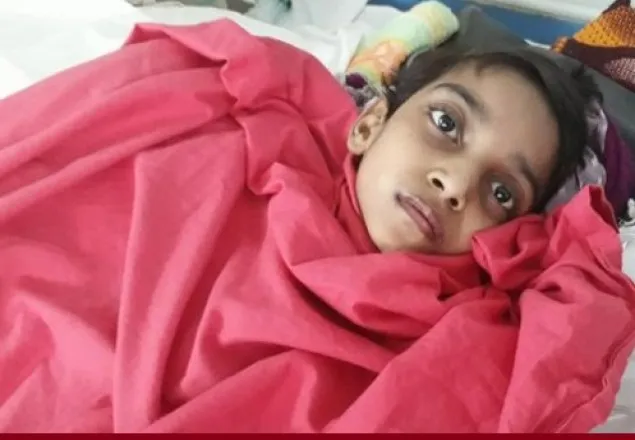 মুক্তামনির হাতে চামড়া লাগাতে অস্ত্রোপচার চলছে 