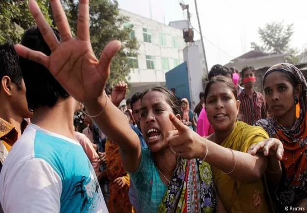  বিজিএমইএ’র সামনে শ্রমিকদের অবস্থান