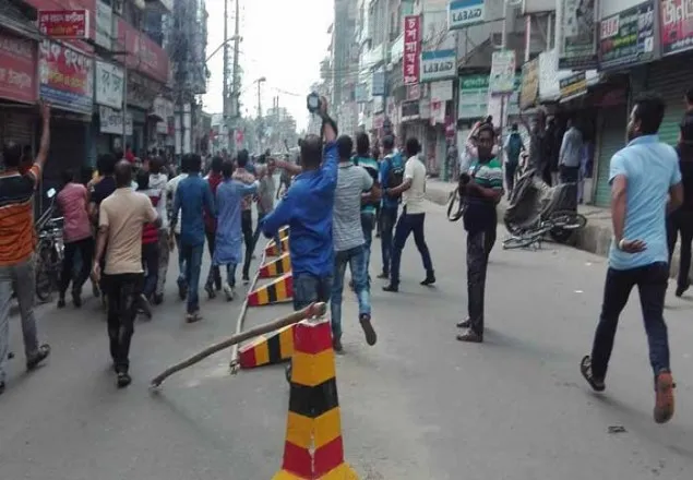 বরিশালে বিএনপির মিছিলে পুলিশের লাঠিচার্জ, আহত ১০
