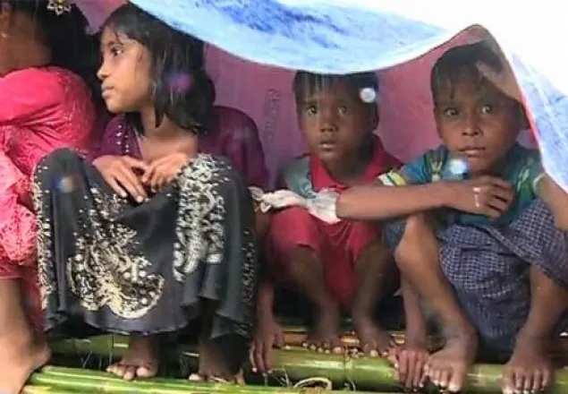 বৃষ্টিতে রোহিঙ্গা ক্যাম্পে শিশুদের দুর্ভোগ চরমে