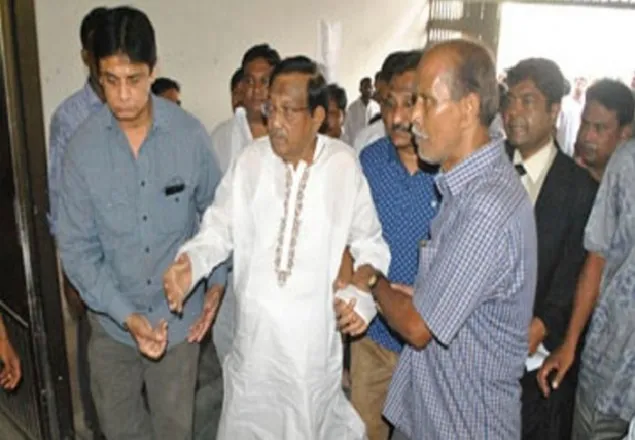 চিকিৎসার জন্য সিঙ্গাপুরের পথে বিএনপি নেতা তরিকুল 
