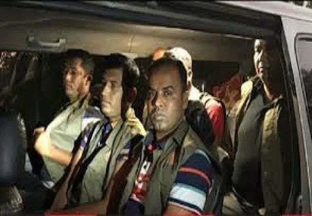 ১৭ লাখ টাকাসহ আটক ৭ ডিবি পুলিশ কারাগারে