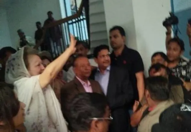 চট্টগ্রাম সার্কিট হাউজে খালেদা জিয়া