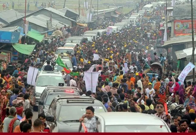 চকরিয়ায় খালেদা জিয়ার গাড়িবহর 