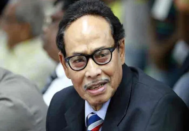 সিঙ্গাপুরে চিকিৎসা শেষে দেশে ফিরেছেন এরশাদ