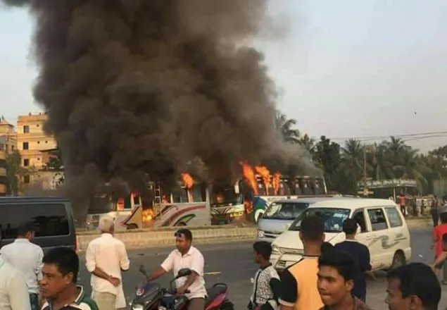 ফের গাড়িবহরে হামলার প্রতিবাদে নয়াপল্টনে বিএনপির বিক্ষোভ, আটক ৪ 