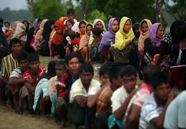 নো ম্যানস ল্যান্ড থেকে ৪ হাজার রোহিঙ্গা ক্যাম্পে