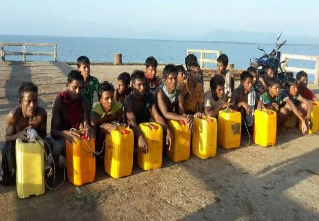 নাফ নদী সাঁতরে ১৯ রোহিঙ্গা বাংলাদেশে