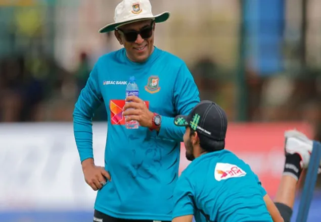 পদত্যাগপত্র জমা দিয়েছেন হাথুরুসিংহে