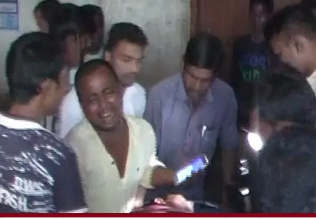 রংপুরে ধর্ম অবমাননায় সড়ক অবরোধে পুলিশের গুলি, নিহত ১, গুলিবিদ্ধ ১১ 