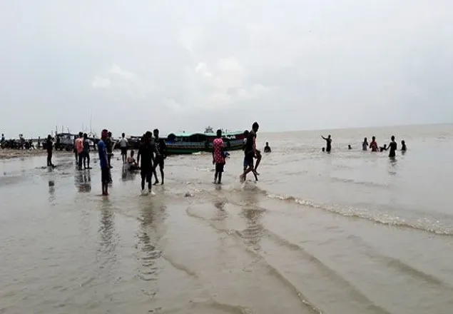 পদ্মা নদীতে গোসল করতে গিয়ে ব্যবসায়ী নিখোঁজ 