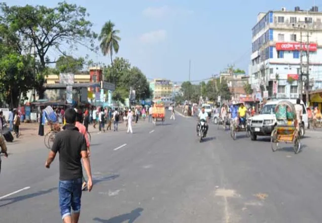 পাশ্ববর্তী জেলাগুলো থেকে ঢাকামুখী সব যান চলাচল বন্ধ