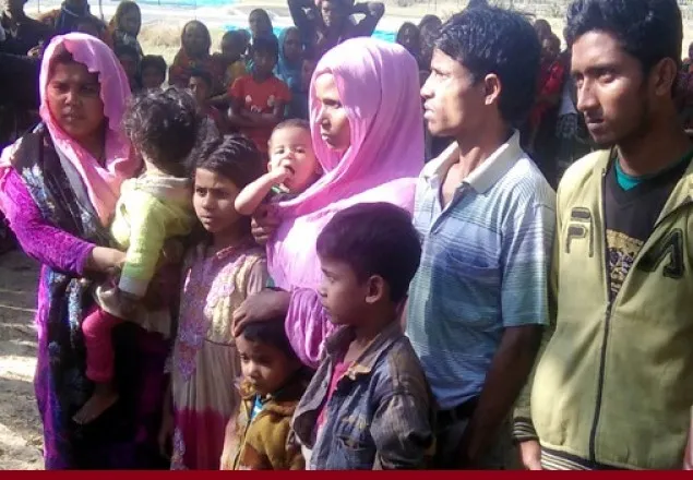নওগাঁ সীমান্তে শিশু-নারী’সহ ১০ রোহিঙ্গা আটক   