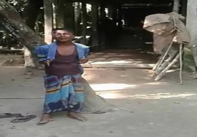 লক্ষীপুরে শিশু শ্রমিককে গাছে বেঁধে নির্যাতন