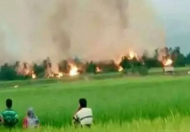 রাখাইন সীমান্তে ফের গুলাগুলি-আগুন, এপারে আতংক 