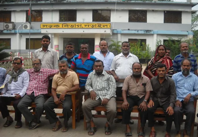 নড়াইলে চাকুরী নিয়মিত করণের দাবিতে পূর্ণ দিবস কর্মবিরতি