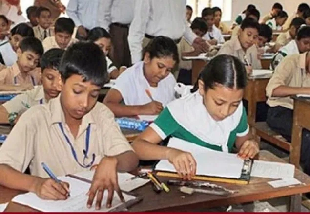 খাগড়াছড়িতে মাদ্রাসার প্রশ্নে পরীক্ষা দিল ৩০ স্কুল শিক্ষার্থী 