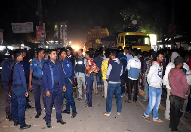 সমঝোতা না হওয়ায় দিনাজপুরে পরিবহণ ধর্মঘট অব্যাহত