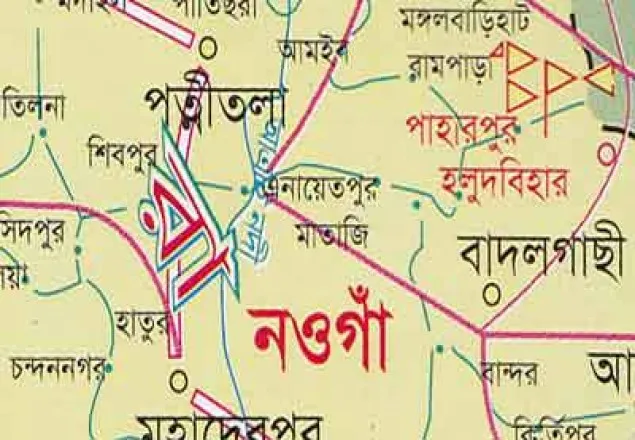 নওগাঁয় বাস খাদে পড়ে নিহত ২