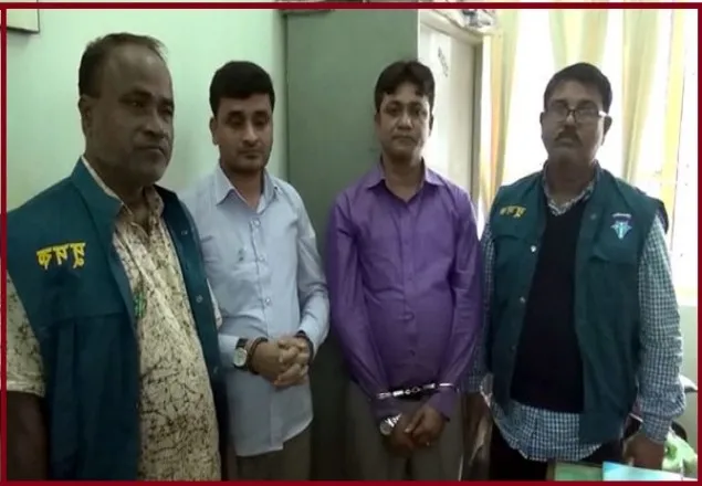 ঘুষের টাকাসহ হাসপাতালের প্রধান সহকারী গ্রেফতার