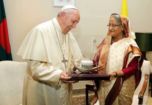 পোপের সঙ্গে প্রধানমন্ত্রীর সাক্ষাৎ