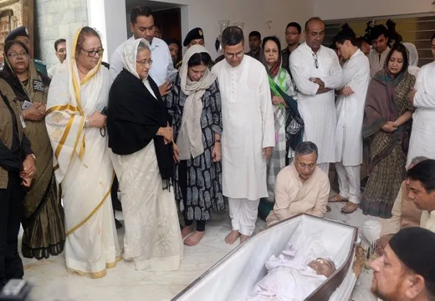 আনিসুল হকের বাসভবনে প্রধানমন্ত্রী