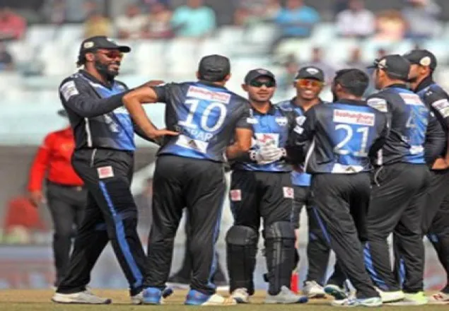 টস হেরে ফিল্ডিংয়ে রংপুর