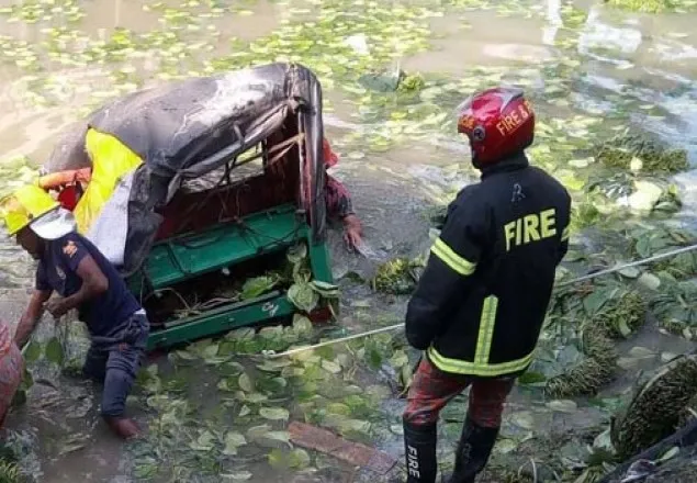 বরিশালে সড়ক দুর্ঘটনায় নিহত ১, আহত ৬