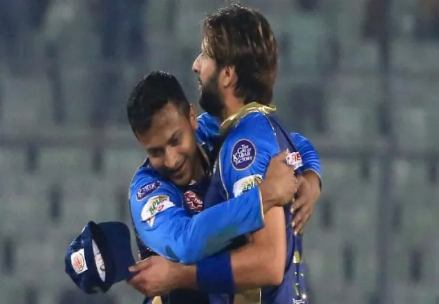 আফ্রিদি ঝড়ে ফাইনালে ঢাকা ডায়নামাইটস