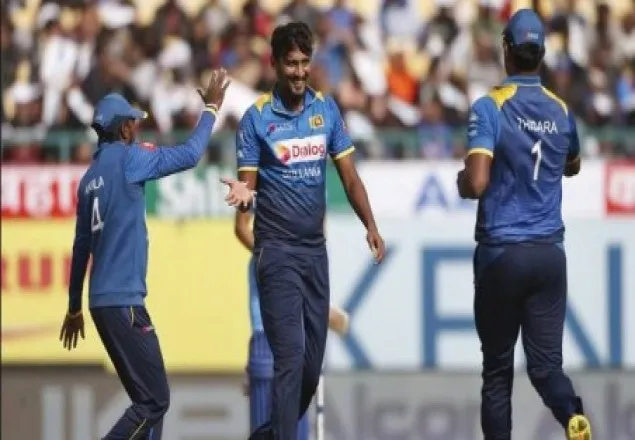 লঙ্কান তান্ডবে ১১২ রানেই শেষ ভারত!