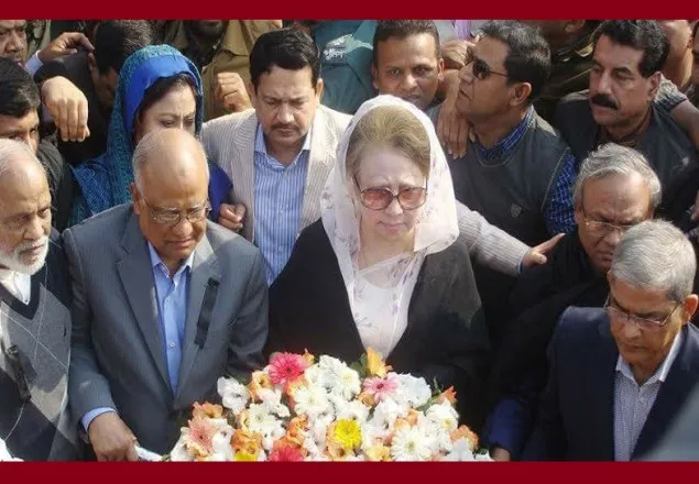 বুদ্ধিজীবী স্মৃতিসৌধে খালেদা জিয়ার শ্রদ্ধা 