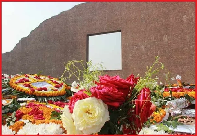 বুদ্ধিজীবীদের শ্রদ্ধার ফুল বিক্রি করছে আনসার!