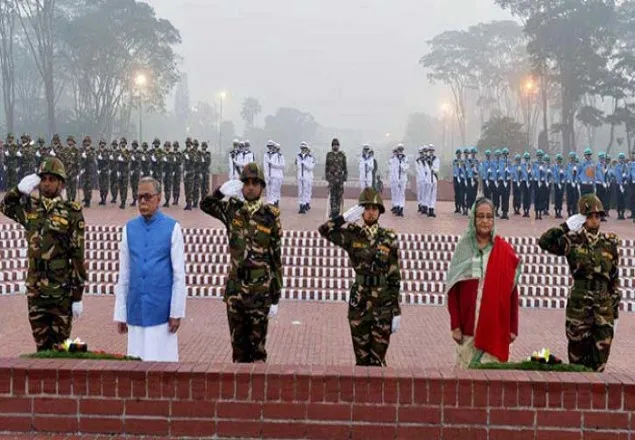 জাতীয় স্মৃতিসৌধে রাষ্ট্রপতি-প্রধানমন্ত্রীর শ্রদ্ধা