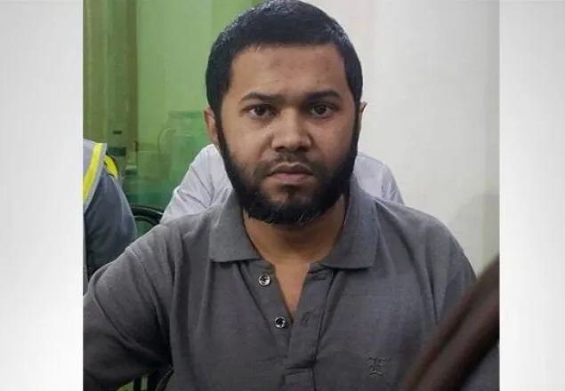 ধানমন্ডির স্টার কাবাবের সামনে থেকে তুলে নেয়া হয় উৎপলকে