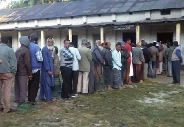 বেলা বাড়ার সঙ্গে বাড়ছে ভোটার উপস্থিতি