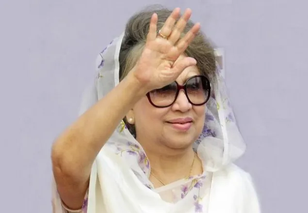 এজলা‌সে বসেই দুপু‌রের খাবার খে‌লেন খা‌লেদা