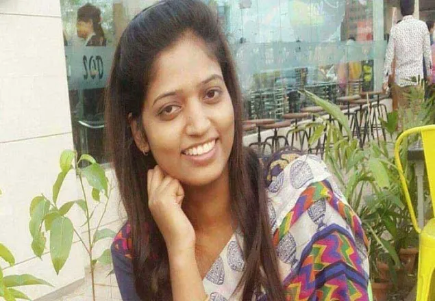নেপালি ছাত্রীর আত্মহত্যা: ১০ দাবিতে আন্দোলনে পাইওনিয়ার ডেন্টালের শিক্ষার্থীরা
